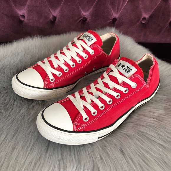 ❌SOLD❌Converse low top classic red sneakers - Picture 3 of 8